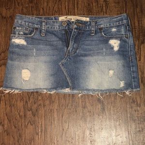 Hollister denim mini skirt. Size 5.
